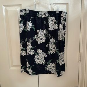 Ladies midi skirt with elasticated waist, size medium